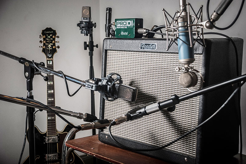 Micrófonos y Ampli de Puesto a Tierra